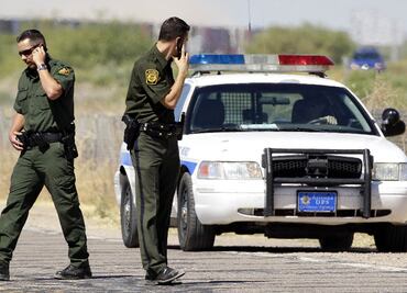 Patrulla fronteriza rescata a bebé y niño abandonados en el desierto de Arizona