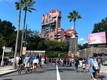 Disney World busca trabajadores de limpieza y ofrece salario de 15 dólares por hora