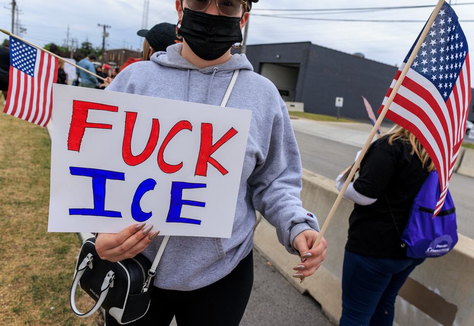 Estados Unidos alerta: cárteles mexicanos y grupos Antifa habrían puesto precio a agentes migratorios. Foto: EFE