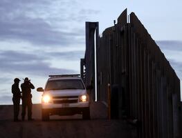 Mueren dos migrantes mexicanos tras un ataque armado en la frontera con Estados Unidos