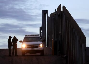 Mueren dos migrantes mexicanos tras un ataque armado en la frontera con Estados Unidos