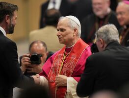 JD Vance entrega al papa León XIV una invitación de Trump para visitar Estados Unidos