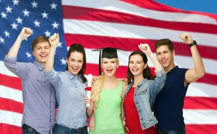 Inmigrantes graduados logran posgrado en mayor proporción que nacidos en EU