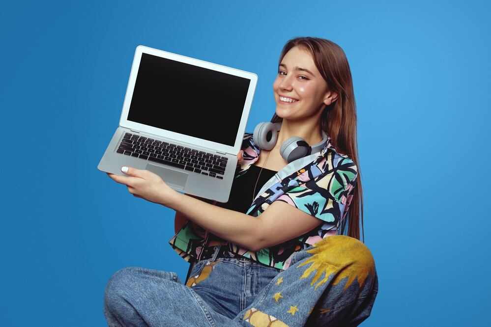 La beca que te regala una laptop si tienes 9.0 de promedio. Requisitos. Foto: iStock / Davidovici
