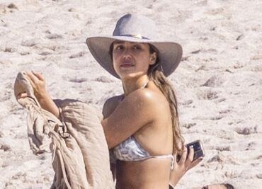 Jessica Alba vacaciona en playas de México y conquista con mini bikini de impacto