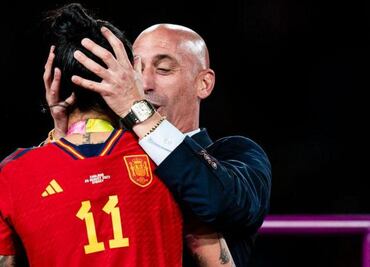 Juez prohíbe a Rubiales acercarse a Jenni Hermoso por su beso forzado