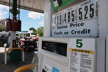 ¿Se viene otro golpe al combustible? Petróleo sube ante crisis en Oriente Medio y bloqueo marítimo