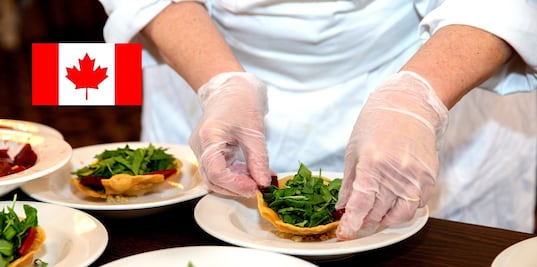 Ofrecen trabajo para 14 cocineros mexicanos en Quebec (piden preparatoria)