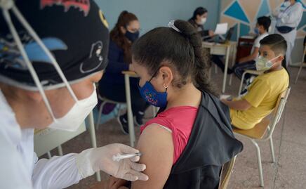 FDA dice que los beneficios superan a los riesgos en vacunación de niños