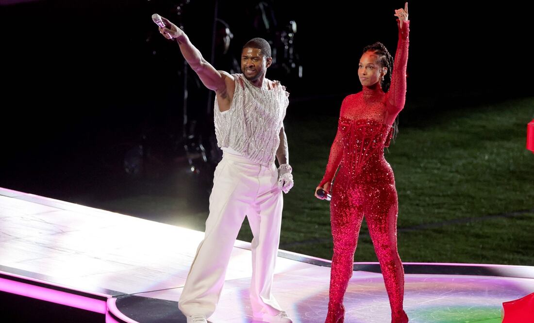 Usher genera comentarios en redes sociales por su medio tiempo del Super Bowl con Alicia Keys y Ludacris. Foto: AFP