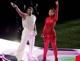 "El peor medio tiempo". Usher genera comentarios polémicos en redes sociales por su medio tiempo del Super Bowl