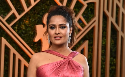 El lujoso vestido de Gucci con el que Salma Hayek conquistó los SAG 2022