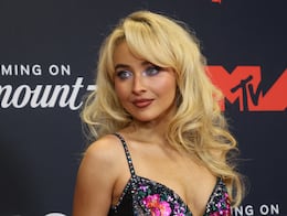 Sabrina Carpenter deslumbra en el Madison Square Garden vestida como Barbie y la Mujer Maravilla