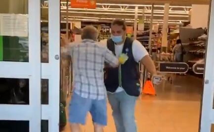 Video. Hombre se pelea con empleado de tienda para entrar sin cubrebocas