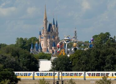 Buscan salvavidas para trabajar en Disney World por 15 dólares por hora