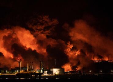 México envía militares para mitigar incendio en Matanzas, Cuba