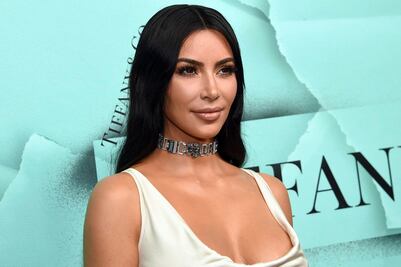 Kim Kardashian sorprende con su top más atrevido para sesión fotográfica