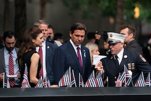 Con nuevo monumento recuerdan en Florida el aniversario 22 de los atentados del 11-S