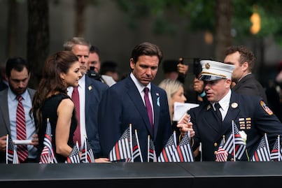 Con nuevo monumento recuerdan en Florida el aniversario 22 de los atentados del 11-S