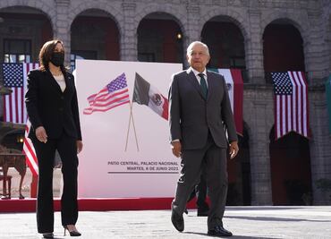 Kamala Harris llega a Palacio Nacional para reunirse con AMLO