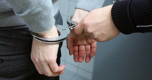 Detienen a enfermero por violación y embarazo de paciente incapacitada