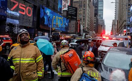Revisan edificios en Nueva York tras muerte de mujer por caída de escombro