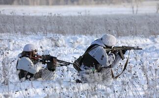 EU: 40% de tropas rusas, en frontera con Ucrania, están en posición de atacar