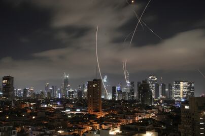 Nueva oleada de misiles iraníes golpea Israel: daños en Tel Aviv y Jerusalén. VIDEOS