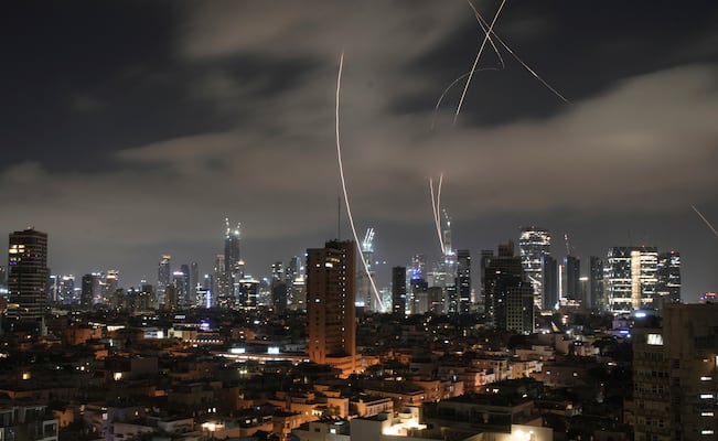 Nueva oleada de misiles iraníes golpea Israel: daños en Tel Aviv y Jerusalén. VIDEOS
