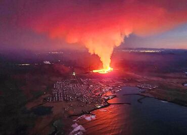 Fotos. Tras enjambre de intensos sismos, volcán entra en erupción cerca de Grindavik, Islandia