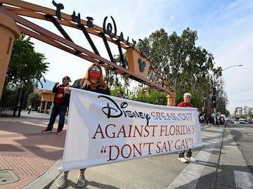 Disney deja de donar a políticos en plena polémica con gobernador de Florida