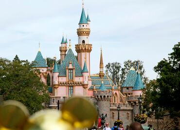Buscan actores cantantes para trabajo en Disneyland, California