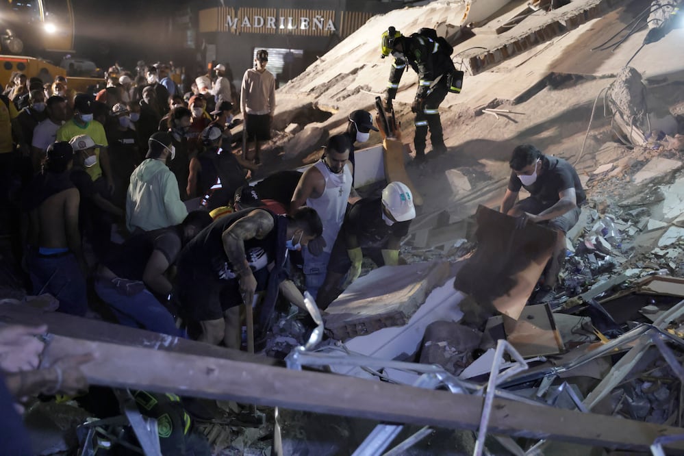 ¿Cuánto tiempo puedes sobrevivir atrapado tras un sismo? Expertos explican qué es clave para seguir con vida (Terremoto/sismo) EFE/EPA/CARLOS ORTEGA