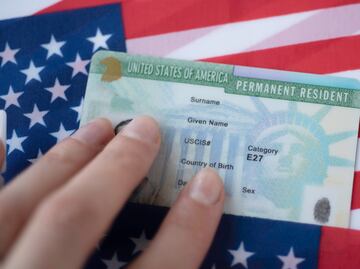 ¿Quieres la Green Card? EU relaja términos sobre "Carga Pública" para inmigrantes