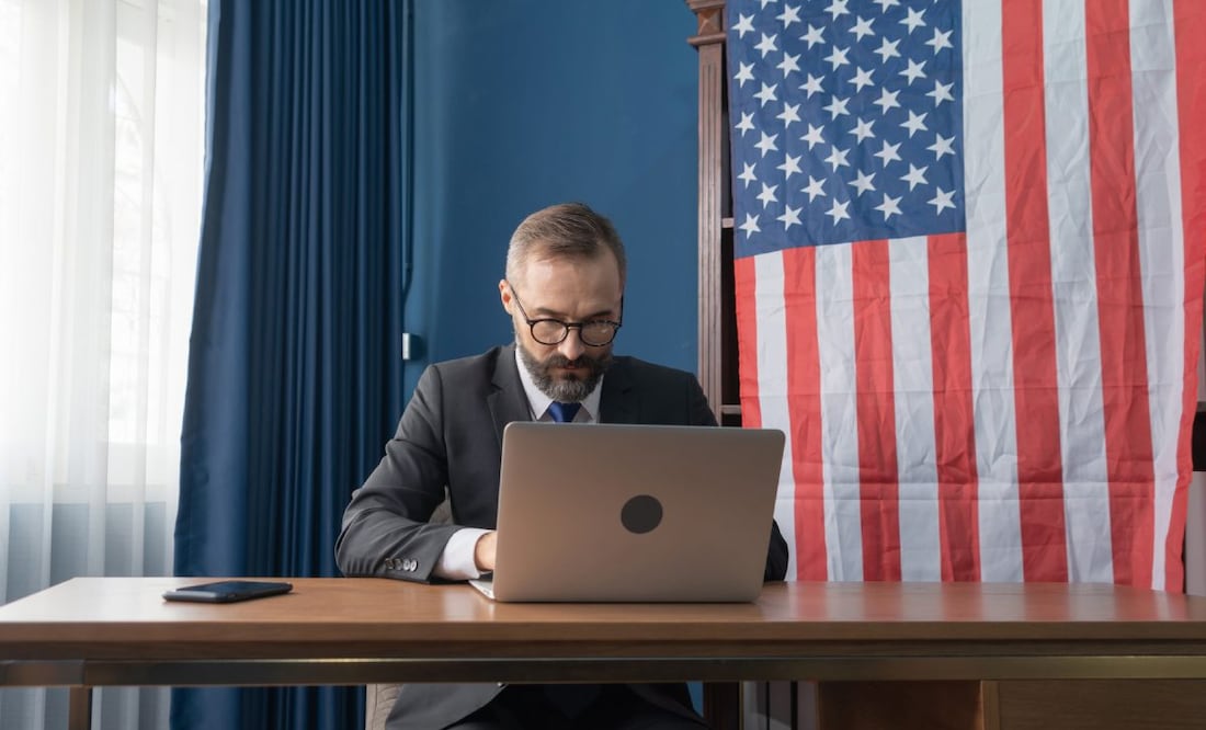 Alerta para trabajadores extranjeros: DHS elimina la extensión automática de permisos de empleo desde el 30 de octubre. Foto: iStock / tampatra