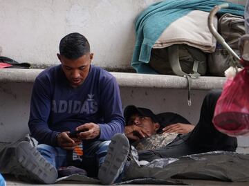 Migrantes intentan cruzar nadando desde Tijuana a Estados Unidos