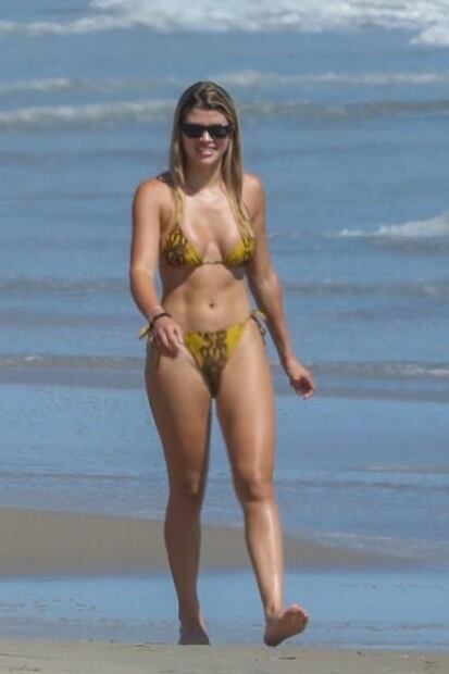Sofia Richie luce figura de impacto en playas de Malibú 
