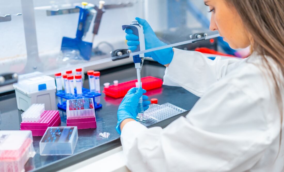 Agencia federal de EU anuncia drástico recorte para la investigación médica. Foto: iStock / Unaihuiziphotography