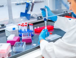 Agencia federal de EU anuncia drástico recorte para la investigación médica