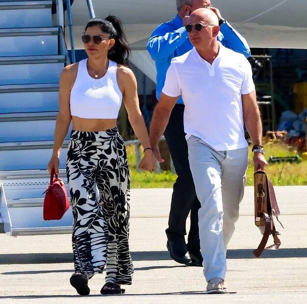 Jeff Bezos y Lauren Sanchez. The Grosby Group