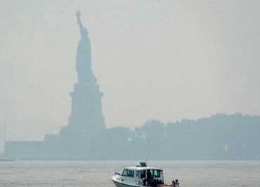 Alerta en Nueva York. Velo gris y olor a humo cubren la ciudad
