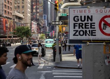 “Zona libre de pistolas”; instalan carteles antiarmas en Times Square