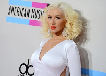 Christina Aguilera 'enciende' Instagram con look naranja
