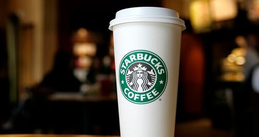 Acusan a Starbucks de exponer a clientes a pesticidas en NY 