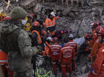 A 11 días de terremoto en Turquía, rescatan a dos personas con vida