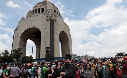 Suman dos muertos y 10 heridos por el sismo de 7.7 en México