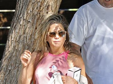 Jennifer Aniston deslumbra con figura en leggings por Beverly Hills