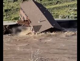 Inundaciones históricas en Parque de Yellowstone arrasan con cabañas y carreteras