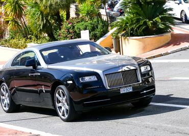 Roban Rolls Royce valorado en más de medio millón de dólares en restaurante de Miami
