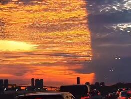 Misterioso fenómeno divide el cielo de Florida. ¿Realidad o Inteligencia Artificial?